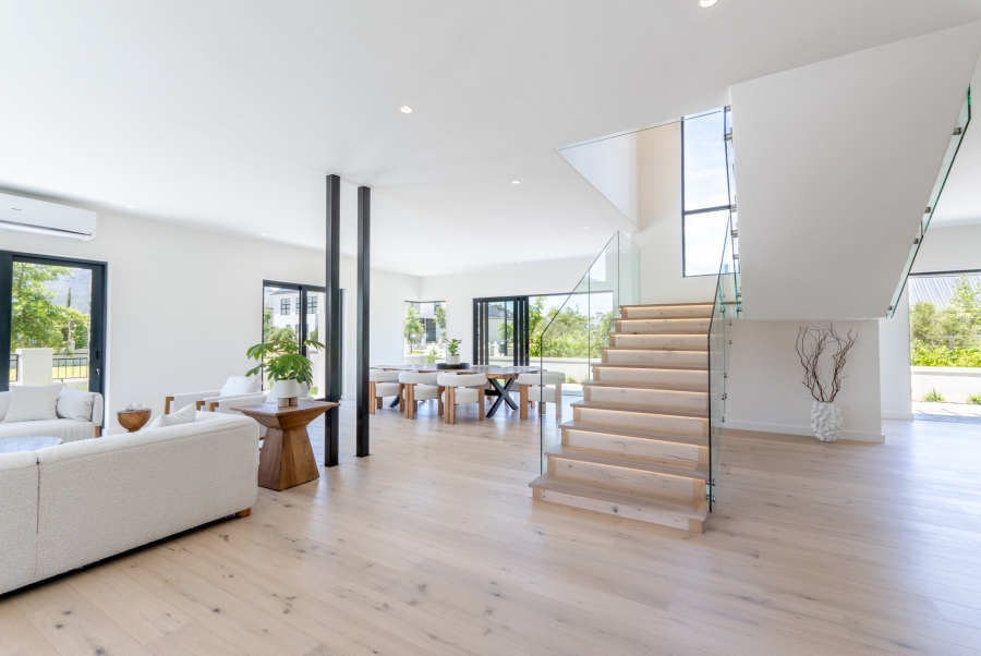 To Let 4 Bedroom Property for Rent in Val De Vie Estate Western Cape